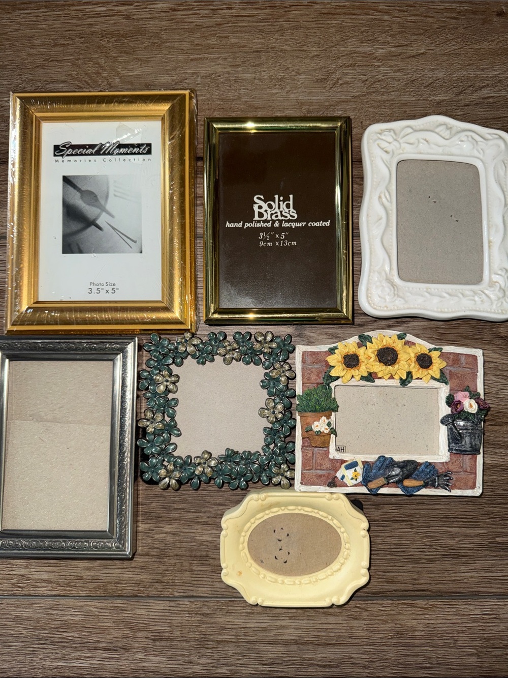 Decorative Picture Frames Vintage and new! Assorted smaller sizes. - Picture 2 of 5
